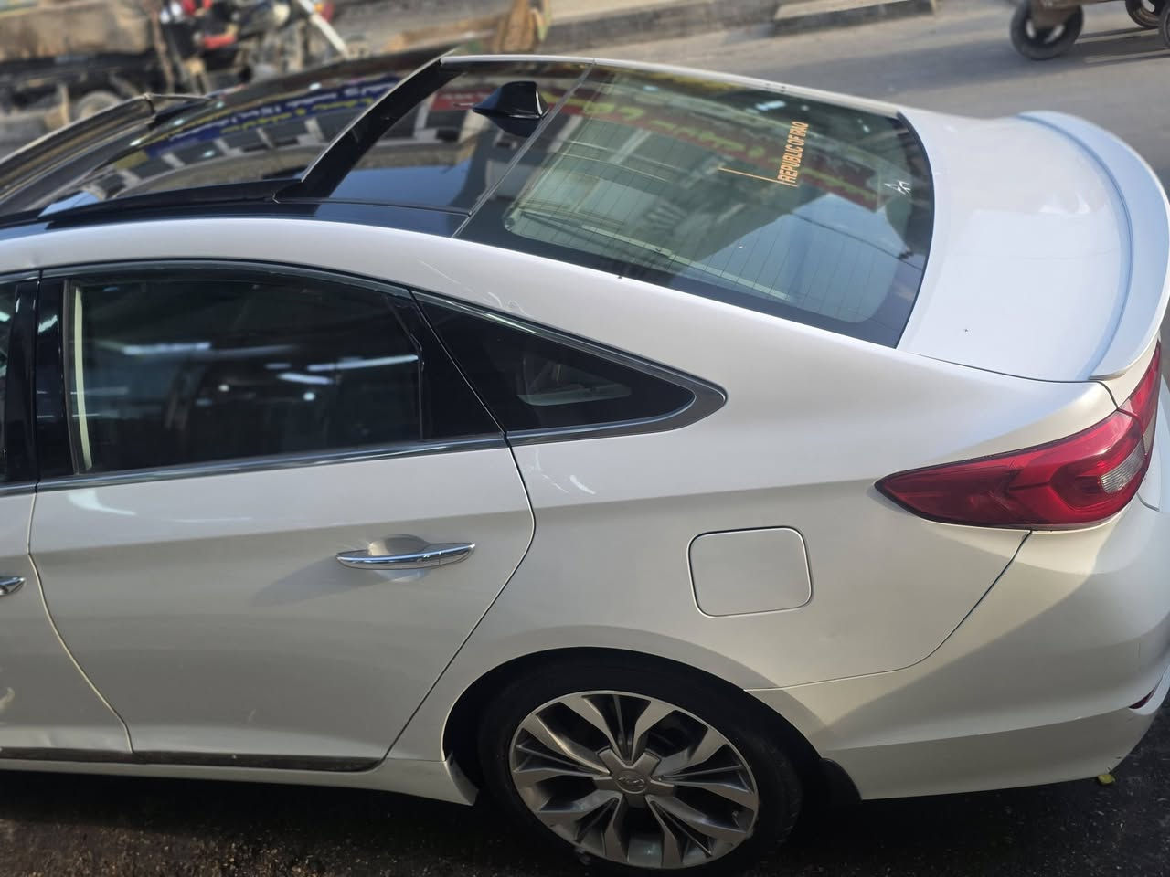 سلام عليكم  للبيع او مراوس حسب القناعه سوناتا خليجي مديل ١٦ فول  لااخير واحد ع واحد  السعر ١٣٣ مكاني نجف المشخاب ***********
