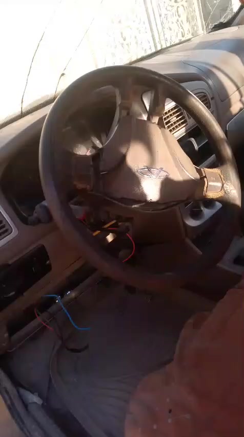 السلام عليكم شيري موديل 2010 للبيع السعر 14 ورقة مطلوبة 750الف عنوان بغداد سلمان باك رقم تلفون ***********
