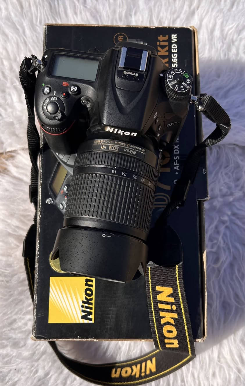 مرحبا شباب
كاميرا نيكون D7100 مع عدسة 18_140 VR

للبيع  نظافة 100% كارتون 

كامل ملحقات شتر 14k قابل للزياده 

شرط حالها حال الجديد 

السعر 650 وبيها مجال 

ب450 بدي فقط 

العنوان الديوانية 

توصيل ما متوفر


**إذا كنت صاحب هذا الإعلان وتريد حذفه لأي سبب، رجاءا أرسل رسالة إلى الدعم الفني**
