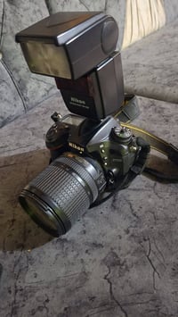 نيكون٧٢٠٠  للبيع بسعر ٥٥٠  رقمي 07843086141