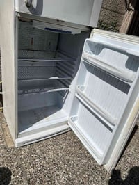 ثلاجة • ١٠٠ل • مجال قليل