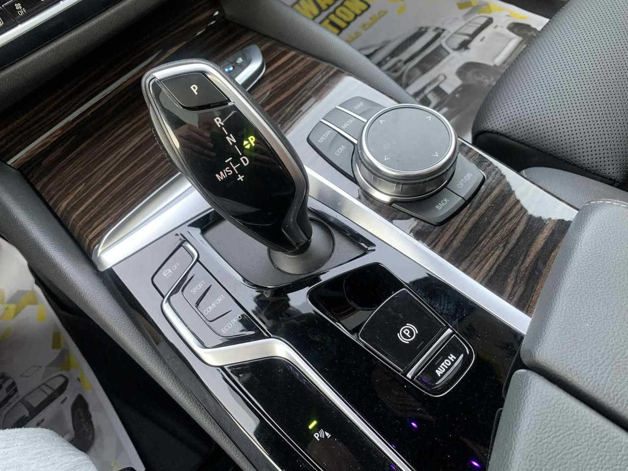 BMW 530
موديل 2023
فقط دعامية امامية 
ماشيه 23 كليو متر 
ايرباكت السترين + البردة بشرط راجع سستم 
السعر اكتب رقم 1 يجيك السعر 
للاستفسار ***********
