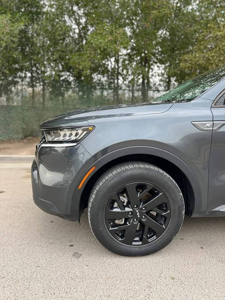 🔥 للبيع 🔥

🚘 كيا سورنتو X-LINE – وارد أمريكي
📅 موديل 2022
📍 الرقم: بغداد
📊 العداد: 30 ألف Mile حقيقي

✅ الضرر: بابين جهة السائق فقط
✅ باقي السيارة كفالة عامة

⸻

💎 المواصفات الكاملة:
• محرك 2500cc – نظام دفع رباعي (فورويل)
• بصمة + تشغيل عن بُعد
• داخلية جلد فاخرة + كراسي كهرباء
• تدفئة مقاعد
• 7 ركاب
• تبريد (تحكم منفصل)
• مرايا كهرباء مع إشارات
• ليدات نهارية أمامية وخلفية
• شاشة لمس للتحكم بالتبريد
• نظام إعادة تشغيل (Start/Stop)
• 5 Drive Modes:
• Sport
• Eco
• Smart
• Comfort
• Snow
• تحكم كامل من الستيرن
• رادارات أمامية وجانبية للسلامة

📍 الموقع: بغداد
💰 السعر: 22,900 دولار (قابل للتفاوض للجادين)

📞 للاستفسار والتفاصيل أكثر الاتصال أو واتساب:
***********

سيارة نظيفة جداً ومناسبة للعائلة والسفر، مواصفات عالية وسعر منافس 🔥
