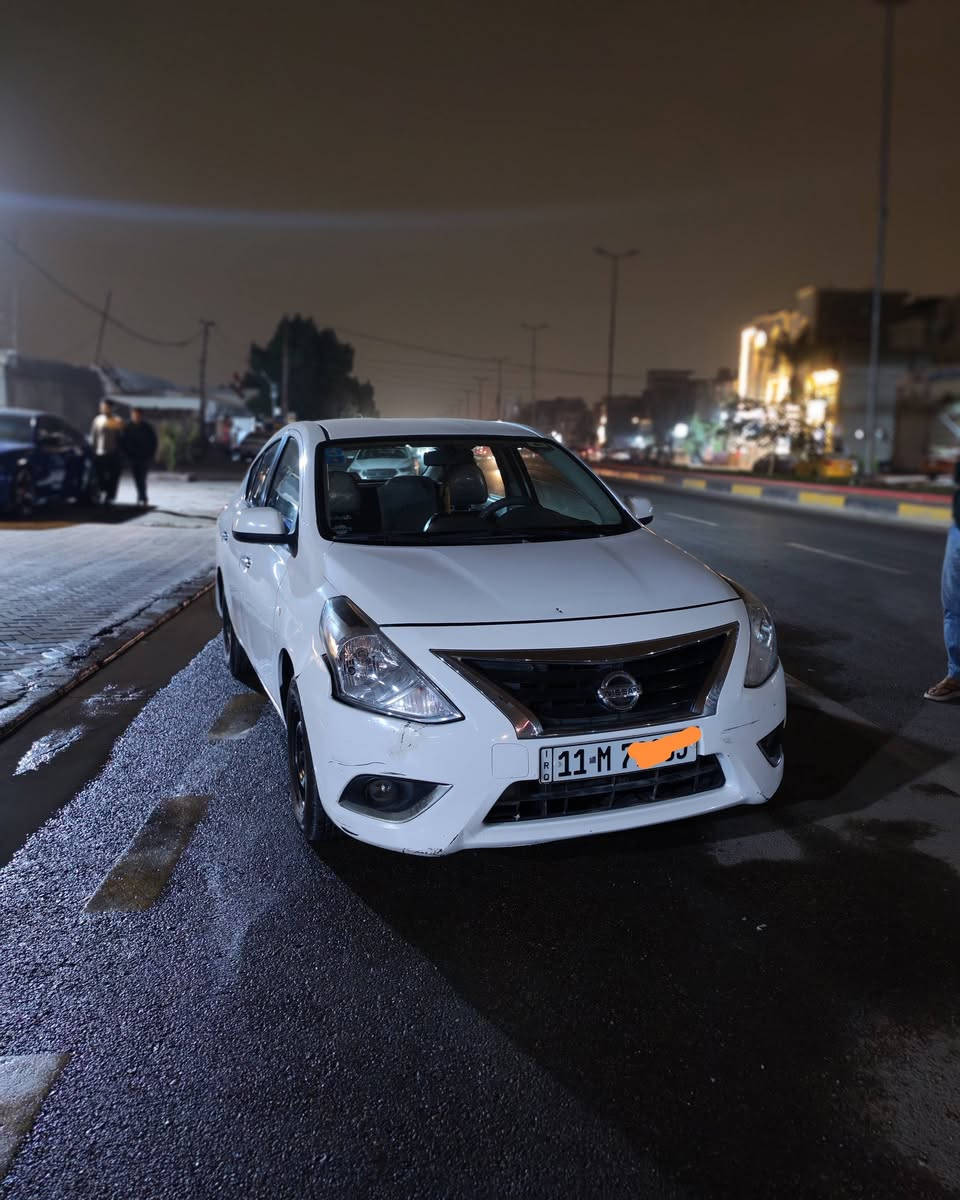 السلام عليكم
سني هندي موديل 2016
محبوبة الجماهير
بليته زركة 
مكفوله من الصبغ فقط تكحيل بسيط والباقي بيهه طخات موضح بالسونار
تخم تاير نظيف 
باتري جديد
تبريد ثلج
تحكم نص ستيرن
ماشية 160 
رقم بغداد بأسمي 
هزه  ورقم انكليزي  الجديد
مكاني بغداد
السعر  95 
***********
