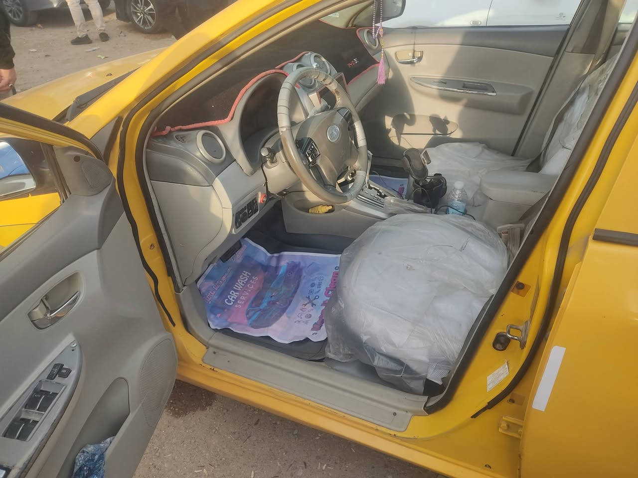 سلام عليكم سيارة بي وادي 2011 رقم بغداد كير مكينة كورلا 1800شكل القديم مكينة مال حاوية سيارة جاهزة للشارع ماتصرف عليه. كلشي سعر ٤٠ سنوية لل27لانكليزي رقم بغدادعلى الاستلام صاحبه يريد تحويل *********** موجود واتساب فقط مكن السيارة بغداد حي الجهاد//
