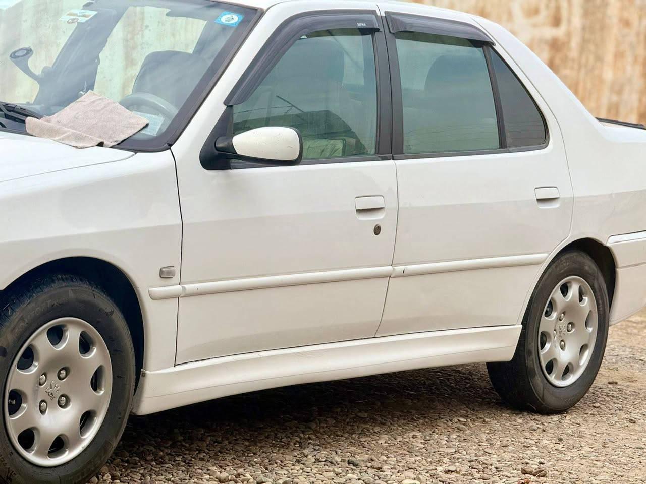 بيجو ٣٠٦ للبيع فقط
م ٢٠١

رقم بغداد الماني تحويل مباشر فقط

سنوية لل٢٧

تبريد ثلج ❄️

صدرها جديد

كهربائيات كلها شرط ووضع شركة

منضومه زنون 

الغرفة جديد  وسستم سماعات

قفل مركزي

محرك قبل يومين نزلتو بل صندوك

 مراوس بحسب القناعه 
 سياره كلين مابيها اي قطعه 
السعر٦٥ وبيها  طكت مجال

صلاح الدين قضاء العلم

***********
