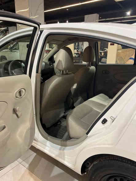 السلام عليكم 
للبيع فقط 
نيسان صني هندي اصلي ✅
2024 
رقم اربيل (رقم وهزه وسنويه كلشي جديد) 
ماشيه ٨٣ 
شاشه كبيره 
كاميرا 
حساس 
سبايدر 
لايت عالي وناصي وبلوجكتر كله زينون اصلي 
مكفوله كفاله عامه عدا بارد اباب الصدر 
السياره نظيفه وجاهزه من كل النواحي 
مكانها بغداد  حي القادسيه او السيديه 
السعر ١٢٨ وبي مجال بسيط 
***********
