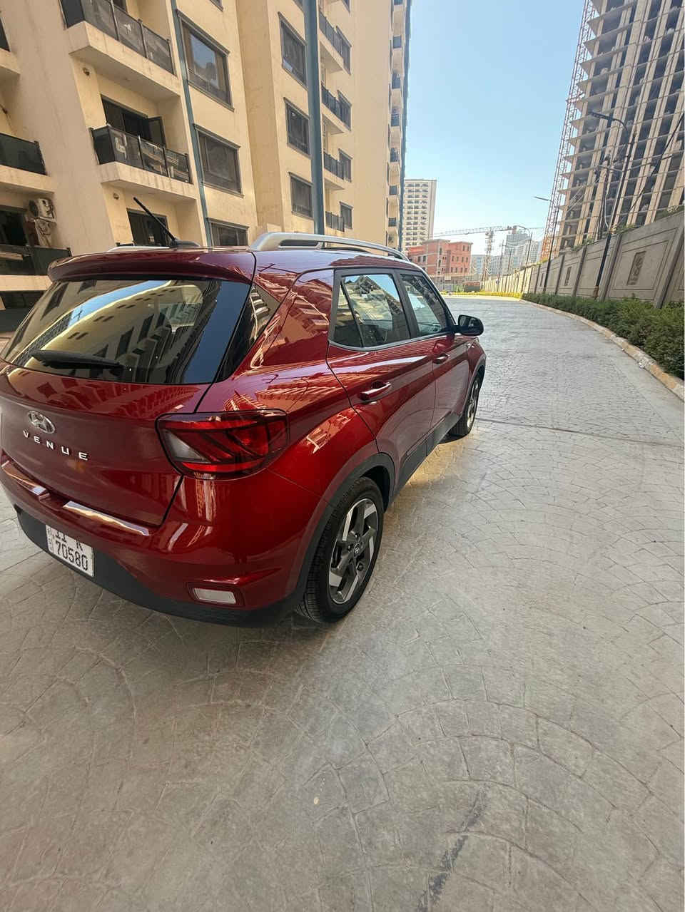 السلام عليكم 🙋🙋
عندي هونداي فينو وارد امريكي ماشيه 13110mi حادث جاملغ امامي ايمن وبنيد وبيها كلير باب خلفي ايمن موديل 2025 السياره مابيها اي نقص جديده 
فول مواصفات 🚗🚗
فتحه 
كامره وشاشه 
ويل كب 
بصمه 
داخل لونين 
السعر المطلوب 13500$دولار السياره بااسمي 
من يرغب بالشراء عليه الاتصال بالرقم 
*********** بغداد, العراق
