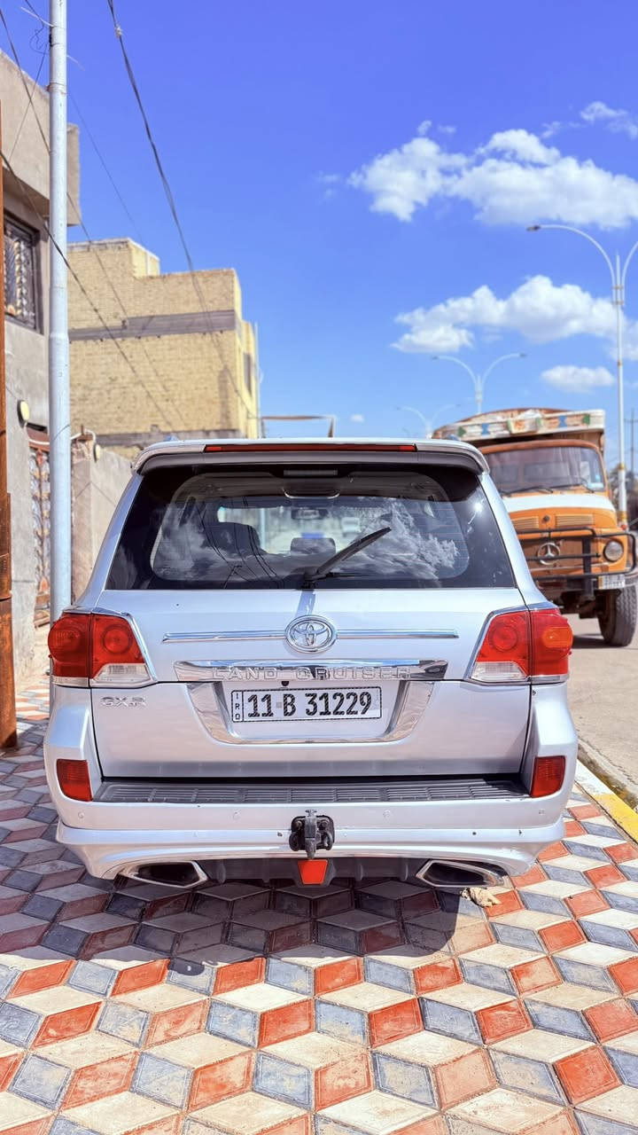 سلام عليكم للبيع لاندكروز موديل 2010 رقم بغداد دولي سياره ماشيه ٢٨٠الف حقيقي كفاله محرك وكير بريم تشغيل عن بعد دڤدي العنوان السماوه. الرميثه. السعر.٢٨٠ 
***********
