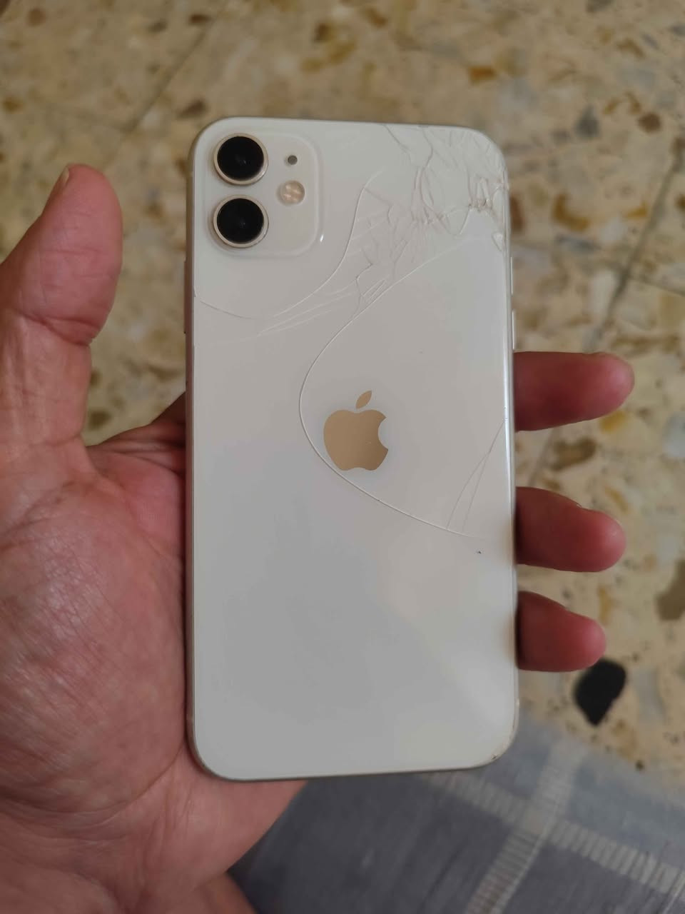 11 ذاكرة 128 بطارية 100% كله شغال فقط ظهر بي فطر والسماعه الجوة مال نغمات الفوك شغاله الباقي كله شغال ومكفول فيس ايدي شغال كامرات اتصال نت شحن كلش زين للبيع ب150 الف مكاني بغداد ماعندي توصيل بغداد, العراق


**إذا كنت صاحب هذا الإعلان وتريد حذفه لأي سبب، رجاءا أرسل رسالة إلى الدعم الفني**