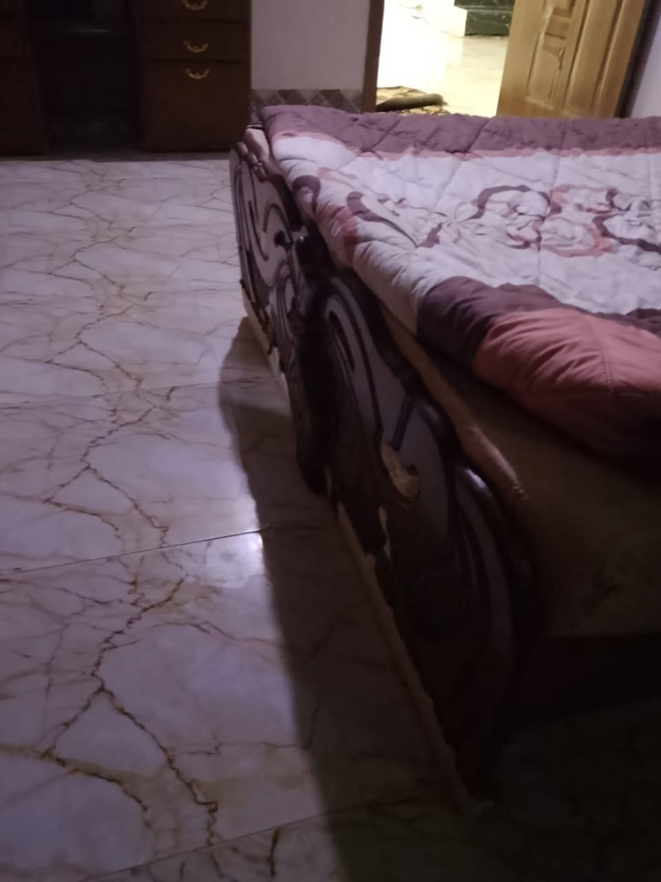 السلام عليكم قرفت خشاب صاج الصلي البيع السعر 950مكان العلم ***********
