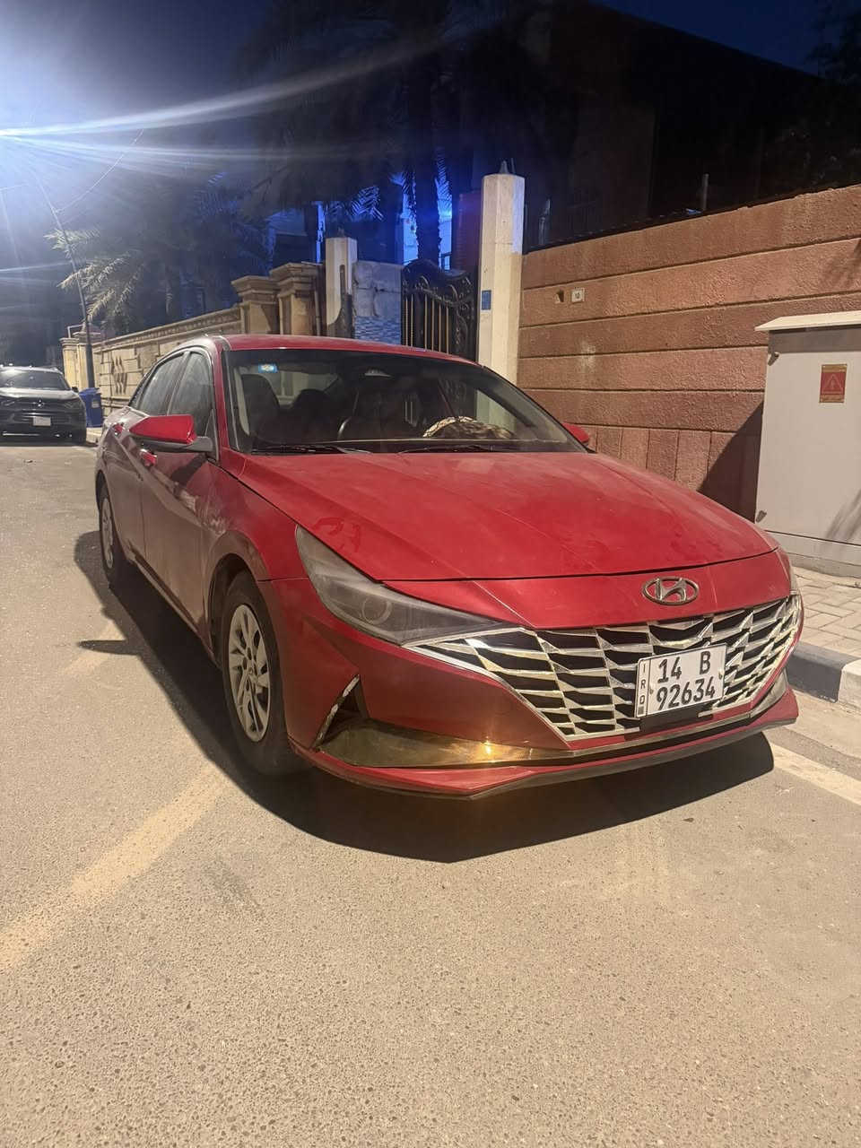 سلام عليكم لبيع النترا 23 سياره معوقين  ممشه السياره31 الف كيلو  مكانه بصره السعر 137
***********
