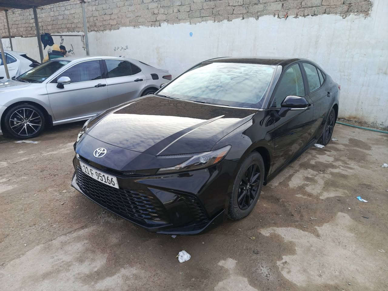 االسلام عليكم 
كامري هايبرد لون اسود
2025 دخول جديد رقم بغداد
مكينه2.500 بانزين و هايبرد HEV 
فئة ال Le ماشيه 10 الف ميل
حساسات
تحكم ستيرن جهتين
رادار امامي
رادار جانبي
قياده ذاتيه
كروز سرعه
مانع انزلاق
مانع تصادم
حساسات ضغط الاطارات
بك لايت لد   LED
لايت زنون امامي بلادي LED
ويل 18
محدد مسار
تصحيح مسار
حساسات ستيرن التنبيه  
مودEV
اوتو هولد
 بصمه
3أنظمة قياده ECO / Normal / Sport 
قطعتين تبريد
سايد بريك بصمه
نضامGBS + خرائط
اوامر صوتيه وتسجيل صوتي
كامره خلفيه
منافذ تايب سي 
شحن لاسلكي 
وبعد بيها مواصفات معروفه
تحويل ثاني يوم 
سعر195بيها مجال شي بسيط
مكانها  صلاح الدين سامراء 
‏  التواصل عبر الاتصال فقط ووتساب ***********  
ضرر فقط بنيد
ورقم الشاصي مرفق ب صور مع الضرر
