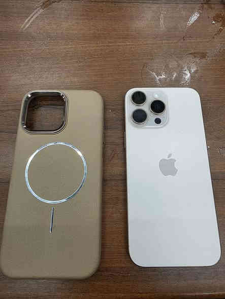 السلام عليكم ،، أيفون 16 برو ماكس لون ذهبي ذاكرة 256 بطارية 96 مامشخوط ولا مبدل بي أي شيء مشحون 304 والجهاز مامفتوح .العنوان الديوانية للاستفسار أكثر عبر الواتساب ***********….
