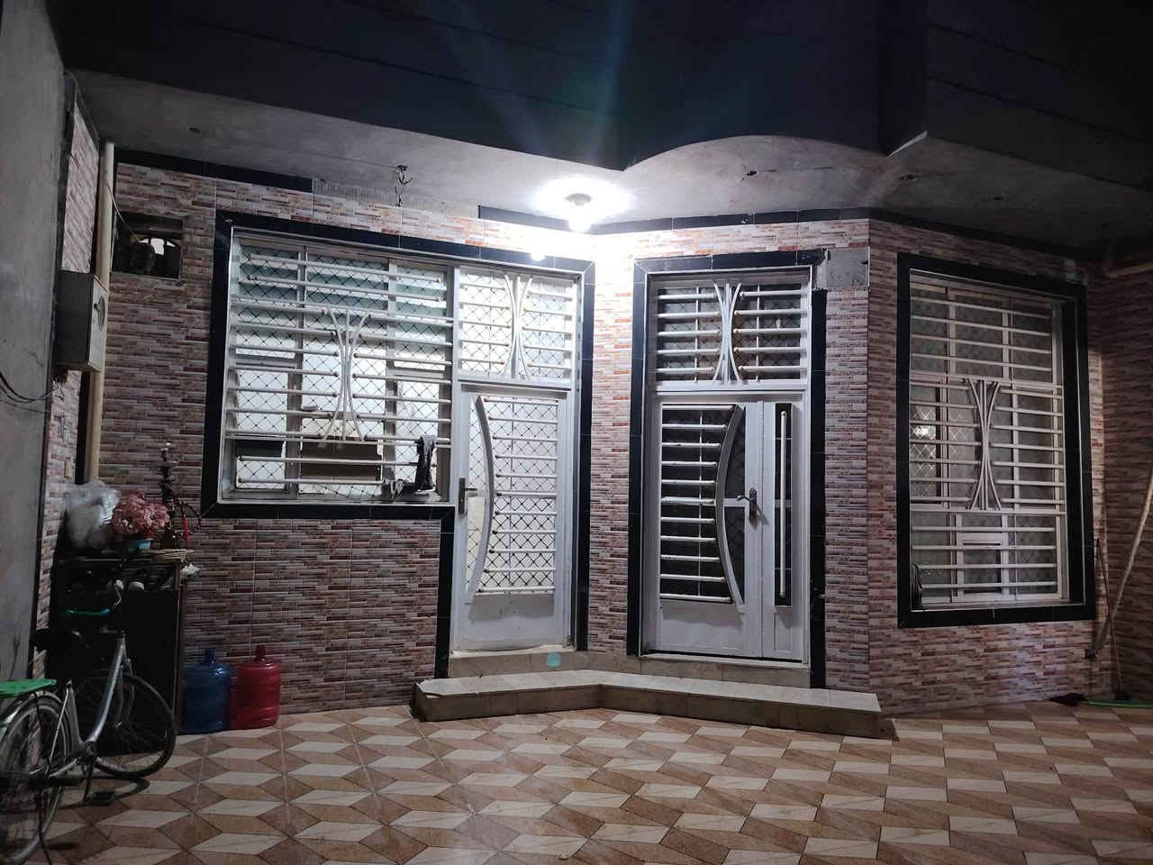 دار للبيع مساحه 160متر بناء حديث طابق واحد جاهز عالي عن الشارع عنوان حي العسكري شارع 80 مقابل الاستدارة مال المهندسين خلف الجملون الأبيض السعر 155وبي مجال للاستفسار الاتصال ***********
***********
@إشارة
