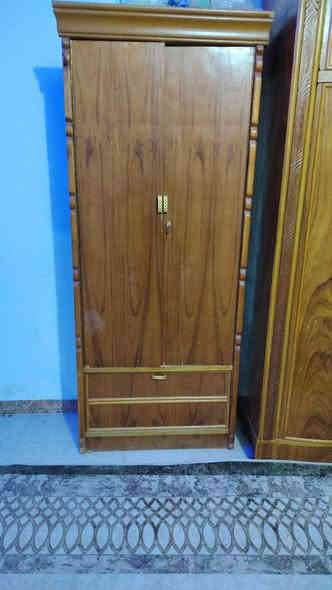 غرفه نجاره تكمه ٨٠٠ وبيه مجال نضيفه ***********
