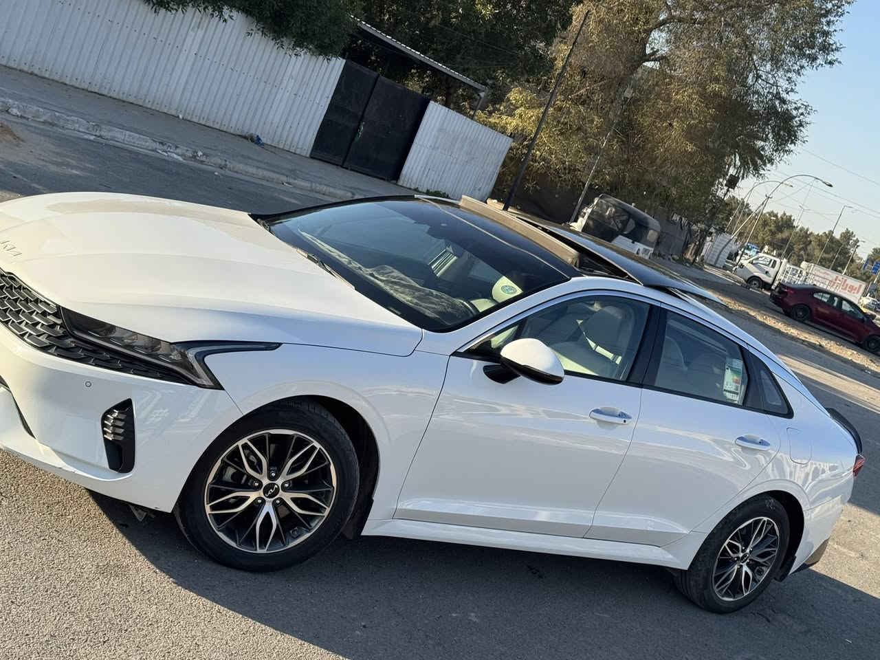 سلام عليكم
كيا K5 خلــيـجي
فول موصفات 
داخل كريمي 
بانوراما  
هاند بريك بصمه 
دخول ترحيب 
مري كهرباء
حساس امامي خلفي 
كشنات تدفى 
تبريد قطعتين 
تحكمً ستيرن  
وباقي الموصفات المعروفه
ماشيه 84 الف 
مكاني حي الاعلام 
السعر 203$
***********
