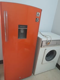 عندي ثلاجة حجم ١٠قدم شركة حافظ بيها فريزر وحافظة ماي جديد مستعمل قليل ...