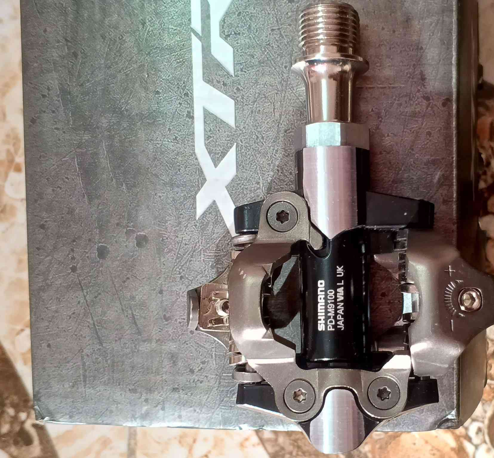 السلام عليكم
للبيع بدال دراجة احترافي Shimano XTR PD-M9100 أصلي جديد بالكرتونة (صنع في اليابان 🇯🇵).
الفئة العليا والأخف وزناً لسباقات الـ XC والدراجات الجبلية بنظام قفل SPD مزدوج الأوجه.
المنتج كامل بملحقاته ولم يُستخدم نهائياً


**إذا كنت صاحب هذا الإعلان وتريد حذفه لأي سبب، رجاءا أرسل رسالة إلى الدعم الفني**
