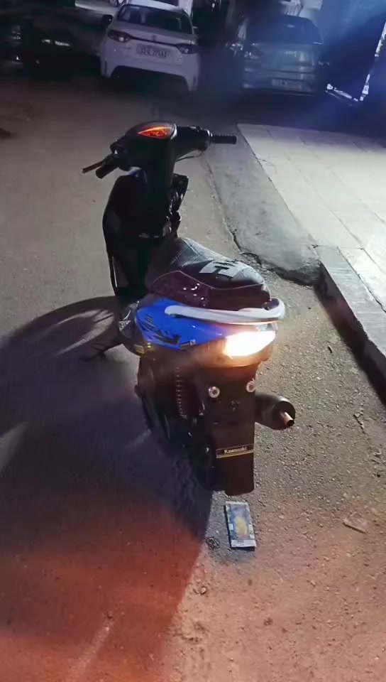 السلام عليكم شباب ماكس عدله للبيع مستعجل عل بيعتها نظافه واحد عل واحد تجي تشوفها بعينك مابيها اي نقص دراجة خير من الله مكاني بغداد البياع للتواصل عل هذا رقم ***********
