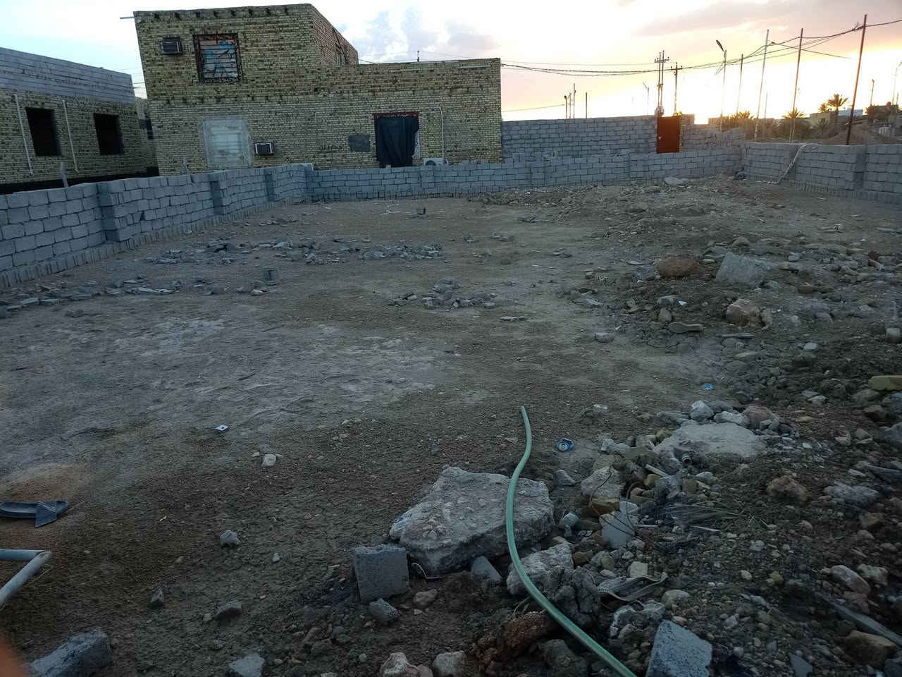 السلام عليكم توجد قطع اراضي زراعيه سند 25 بساحات واسعه وأسعار تنافسية خلف حي  الجامعةاو خلف تانكي الماء الاتصال أو الإستفسار ***********
