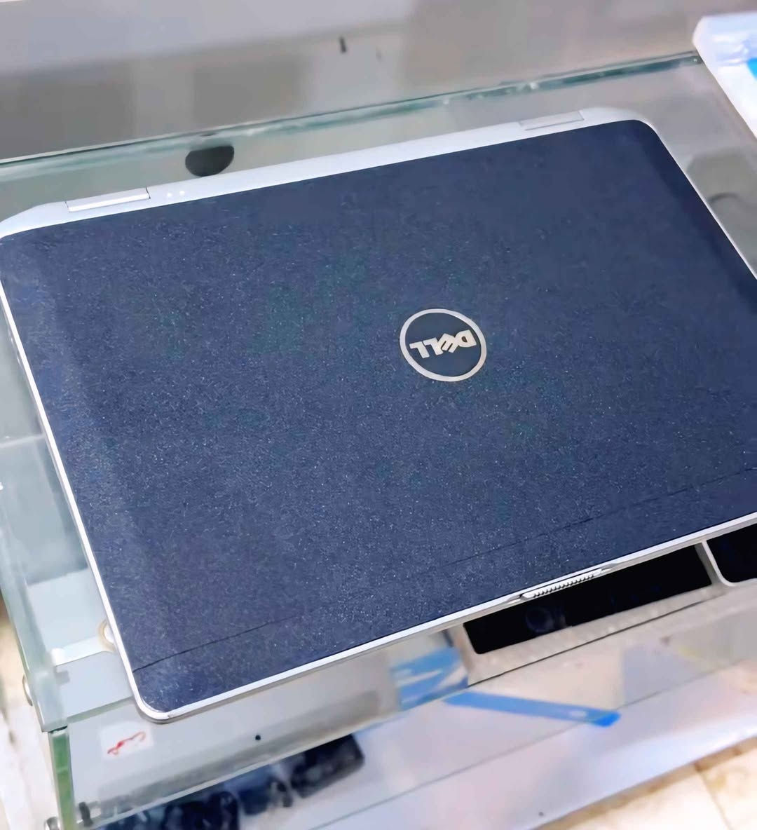 لابتوب ديل (Dell) للبيع
​المعالج: Intel Core i5 (الجيل الثاني) - أداء مستقر وعملي.
​الذاكرة (الرام): 4 كيكا (قابل للتطوير).
​الهارد: 250 كيكا (قابل للتطوير).
​النظام: ويندوز 10 مفرمت وجاهز ومنصبة بيه البرامج الأساسية.
​الكيبورد: عربي / إنكليزي بحالة ممتازة.
​البطارية: تمشيك 40 دقيقة فما فوق 
​السعر: 125,000 دينار 
​المكان: الديوانية قضاء عفك 
​للتواصل والاستفسار: مراسلة خاص ديوانية, القادسية


**إذا كنت صاحب هذا الإعلان وتريد حذفه لأي سبب، رجاءا أرسل رسالة إلى الدعم الفني**