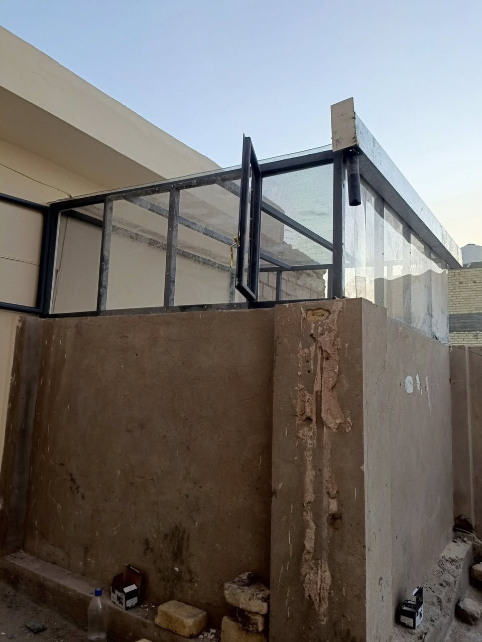 عمل سقف منور او مكشوفة 
درجة اولى من مادة المزجج 
والبلاستك الشفاف 
حيدر الحداد ***********
واتساب
