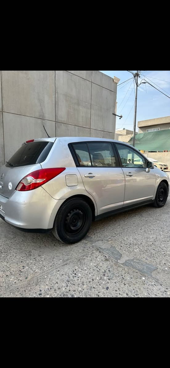 نيسان تيدا ٢٠٠٨ كير اوتوماتيك رقم وسنويه جديد بسمى دفتر بنزين موجود هزه جديد قطعتين صبغ بيهه شويه ضرر داخل صندوق *********** / *********** سعر ٧٤ ورقه وبي شويه مجال كركوك, العراق
