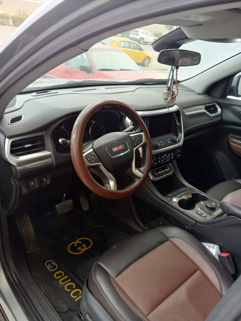 السلام عليكم سياره للبيع جيم سي اكاديا موديل 23 سياره ماشيه 20,000 سياره بس بيها بونيد فول مواصفات سبعه راكب للاستفسار هذا رقم الموبايل***********
