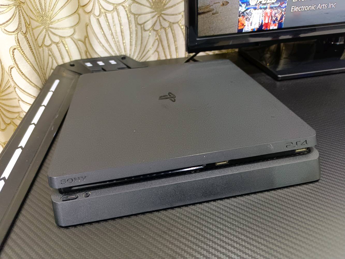 السلام عليكم
بلي فور سلم واحد تيرا وية الكيبلات مالتة
السعر 280 وبي مجال
العنوان ديالى بعقوبة