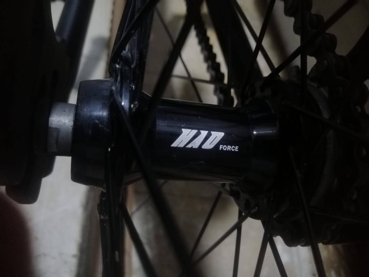 السلام عليكم بايسكل BMX thruster حجم 29 بايسكل خفيف الوزن أمريكي مال حركات وسرعه امانة الله ماصارله سبوع عدي 
بايسكل مكفول من أي عطل اذا ما عجبك يرجع المكان الشعب حي البساتين قرب مسبح الزيتون السعر 230 وبي مجال للشراي خاص أو واتساب ***********
