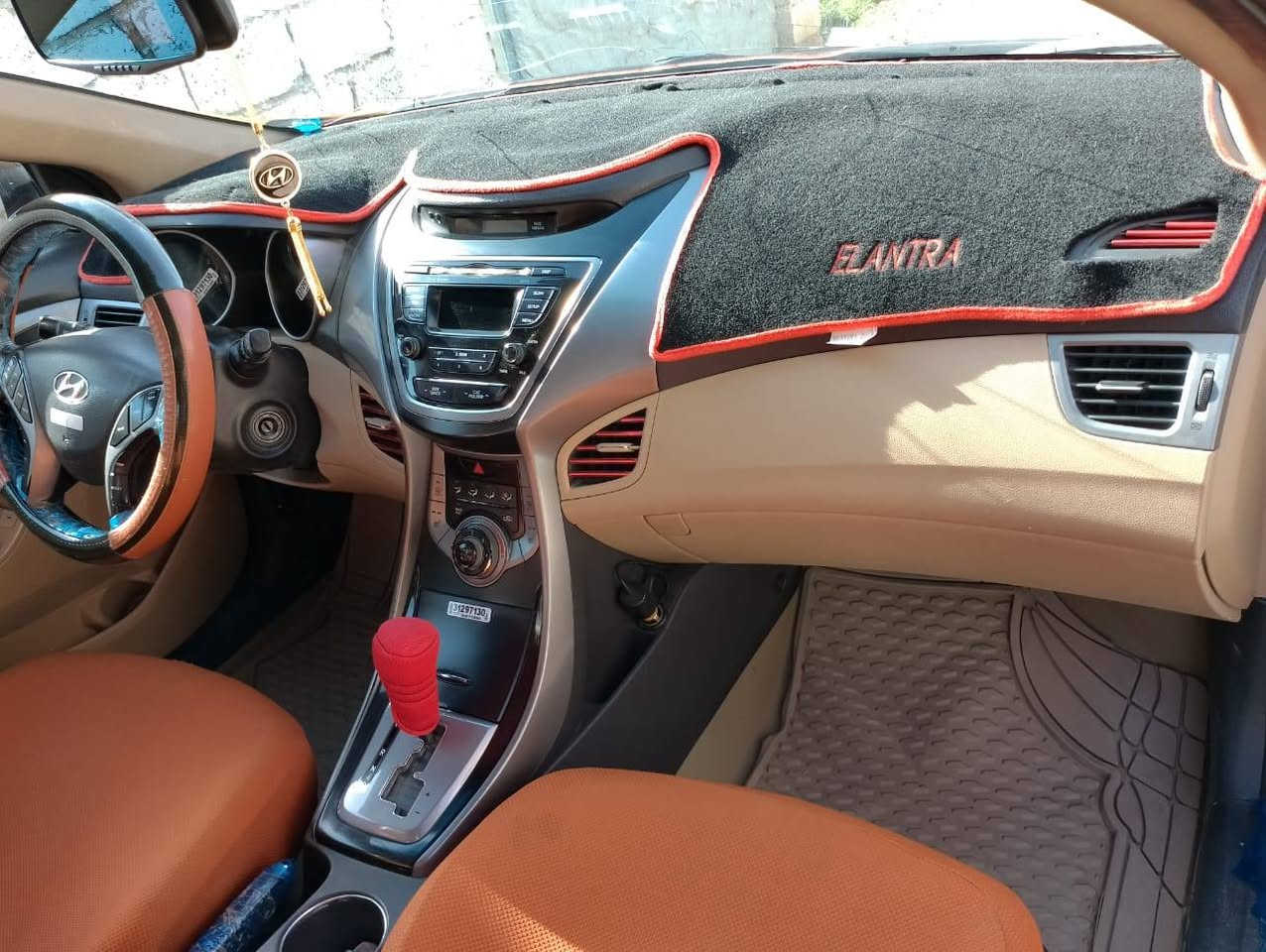 #للبـــــــــــــــــــــيــع
للبيع هونداي  النترا 🚖
موديــل 2013 
 الضرر   بالصندوگ شي قليل 
السعر  1000$
اي استفسار ***********
