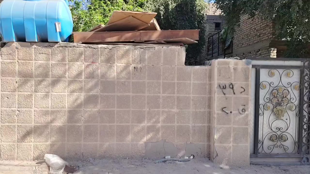 دار للبيع المساحة ٣٠٠ متر  شارع المشروع قريب علئ السيطرة
وباب خلفي على الفرع
السعر ١٥٠
الاستفسار 
***********
***********
