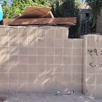 دار للبيع المساحة ٣٠٠ متر  شارع المشروع قريب علئ السيطرة وباب خلفي على...