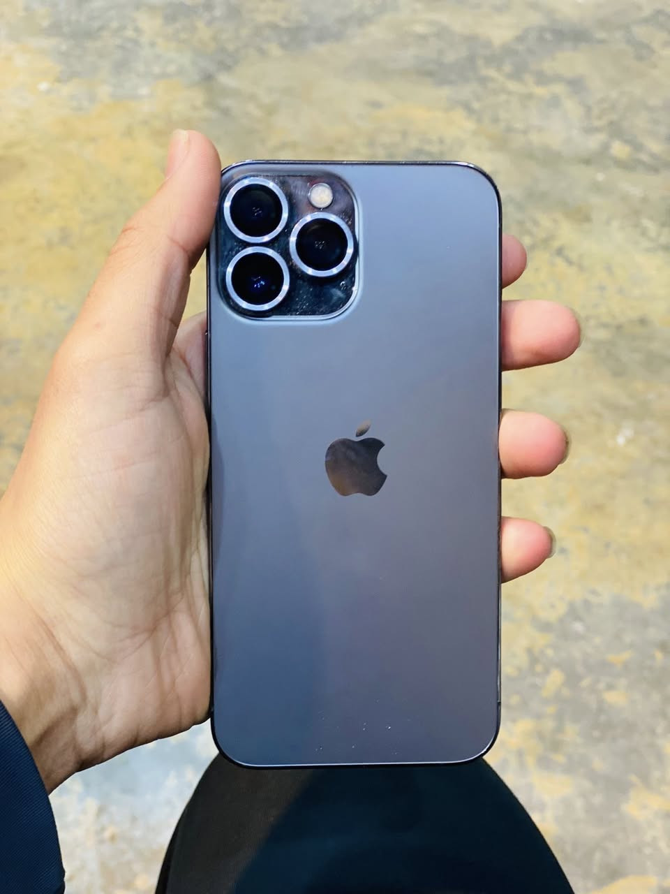 السلام عليكم
13 برو ماكس فول نضافه 

شرط وتر ممفتوح شخط مابي 

امريكي نموذجM

شخط مابي 

بطاريه 94 لا معلايه ولا ملعوب بيها 

شرط الفحص افحص وين متريد وتر الجهاز 

ذاكره 256

بعده يلمع من كل عقله 

سعره 675 

تواصل هـ***********
