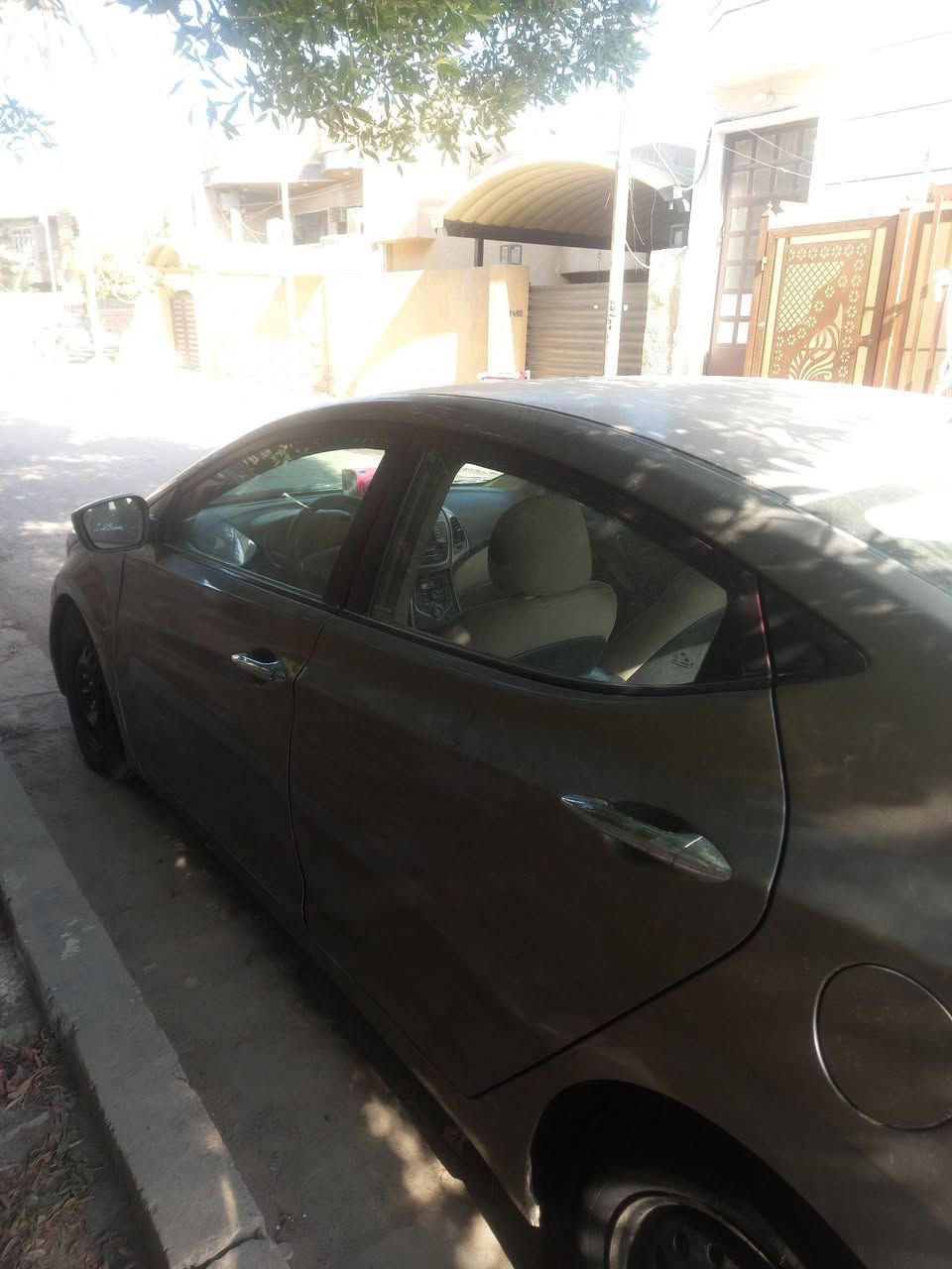 للبيع... للبيع ... سيارة النترا وارد أمريكي موديل ٢٠١٦ رقم شمالي حادثة باب السائق فقط.... بسعر ١٠٥  للاستفسار الاتصال على الرقم ***********
***********
مكان السيارة في بغداد
