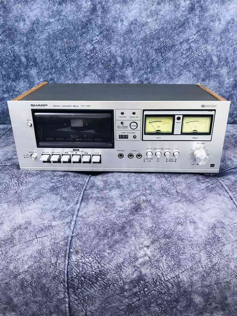 للبيع تحفه من شركة شارب 
SHARB-MODEL-RT-1157H
نظافة الجهاز 95 % 
صناعة الجهاز اليابان 1979 🇯🇵
تسجيل الجهاز جداً راقي 
عرض الجهاز  41 سم  وزن ثقيل 
نظام الجهاز DOL BY / كهرباء 220 V
للاستفسار مراسلة الصفحة 
وات ساب *********** اتصال ☎️
