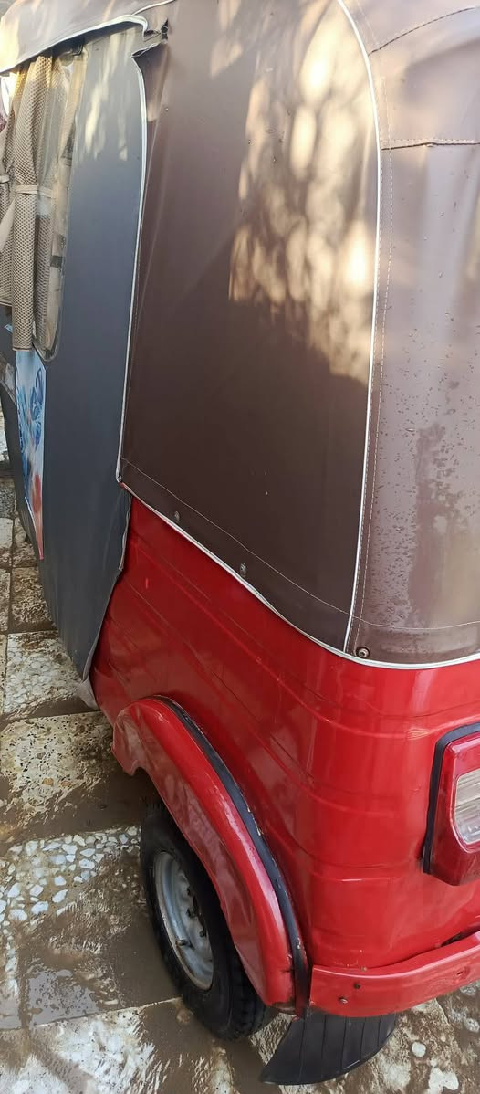 سلام عليكم تكتك البيع مديل 17 اوراق سعر 3000 مكانهة بغداد الحسينيه المعامل
*********** واتساب
