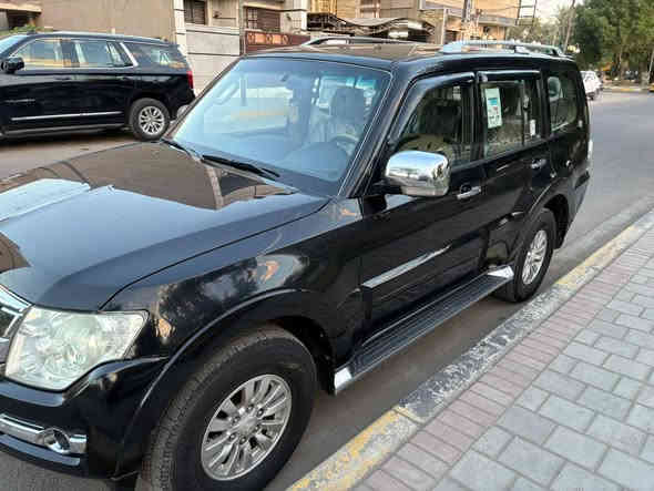 السلام عليكم باجيرو 2015 كفالة عامة رقم اربيل الدولي الجديد هزة جديدة فحص جديد بأسمي شرط التحويل ثاني يوم ماشية 112 الف حقيقي كفالة عامة من فتح من تبديل من صبغ  بيها بارد بسيط جدا كد اصبع بل جاملغ الامامي الايسر مكينة 3500 المرغوب كير مكينه خير من الله مواصفات معروفة شاشة كامرة حساسات خلفية مانع انزلاق كير 5 نمر مري شفط 7 راكب 3 قطع تبريد ثلج دوشمة جديدة باتري جديد السعر 167 وبيها مجال بسيط للطيبين مكاني بغداد شارع فلسطين ***********
