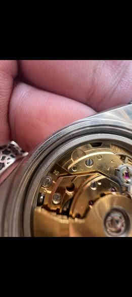 ساعه ساندوز سويسري اصلي فنتج 1965
اوتو  مع نصب نظافته فول مينا فيروزي 
ساعه كل شي اصلي بيه القطر 35
ساعه 25 حجر
صدكوني مجرد اهز الساعه تشتغل 
مرتين أو ثلاث مرات لبسته فقط لكن نويت ابيعه علمود بناء وبالعافيه على صاحب النصيب  
للبيع ***********
