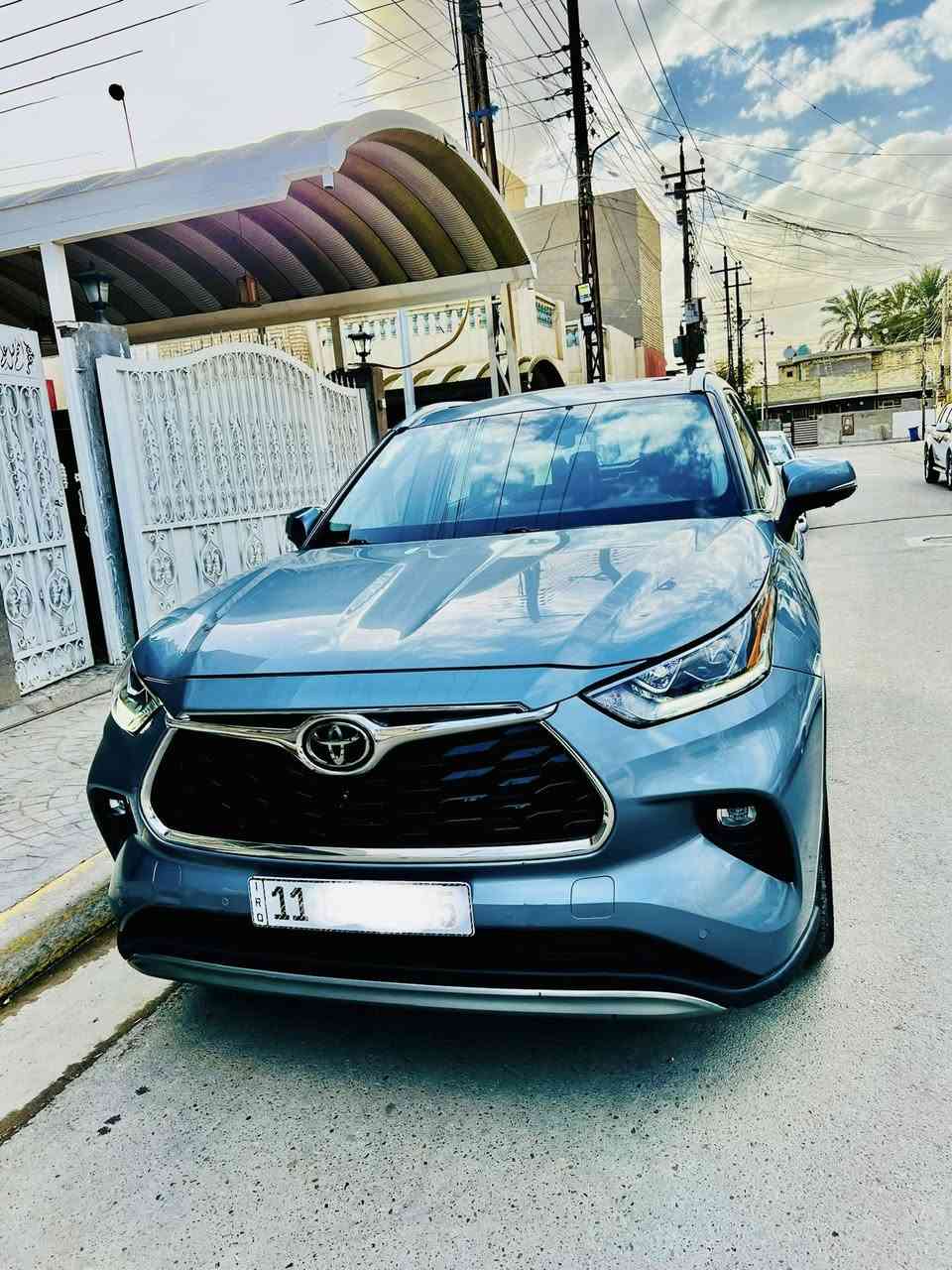 هايلندر 2023 بلاتينيوم اعلى فئه بل مواصفات 
وارد امريكي مراوس حسب القناعه
مكاني بغداد حي نصر
المواصفات‼️شنو الي بالك موجود بيه 
رقم الهاتف ***********
*حجم المحرك 2500 تيربو يعني صاروخ شلعه ومعدل 
*مرتبط بناقل حركة أوتوماتيك
*مفتاح التشغيل بصمة
*بانوراما
*اريل نفكيتر 
*حساسات أمامية 
*حساسات خلفية 
*رادار
*لايت زينون + LED 
*كشافات 
*بك لايت LED 
*حجم الاطار 235/55R20
*ويل كب 20
*4 دسك
*حساسات ضغط الاطارات 
*اشارة في المرايا الجانبية 
*المرايا قابلة للطي كهرباء
*ماسحة خلفية 
*عدد AIR BAG 9
*هاند بريك كهرباء
*ا ABS
*دشبول ديجتال 
*شاشة Apple Car play 
*5كاميرات 360 درجة
*مثبت السرعة Cruise 
*المودات والاوامر الصوتية 
*ا Bluetooth  
*مخرج منفذ الطاقة 
*تتسع المقصورة ل 7 ركاب
*المقاعد جلد+كهرباء
*ثلاث قطع تبريد  
*تحديد المسار
*أوضاع القيادة Drive Mode
*أوتو هولد 
*نظام مانع الانزلاق 
*حاملات الأكواب 
*تطعيم الدواخل ألمنيوم
*ترحيب هايلندر بل مري 
حادثه خلفي 3 قطع فقط بجم كبس رقم بغداد بسمي شخصيان سياره احله من صور وجاهزه للخير
