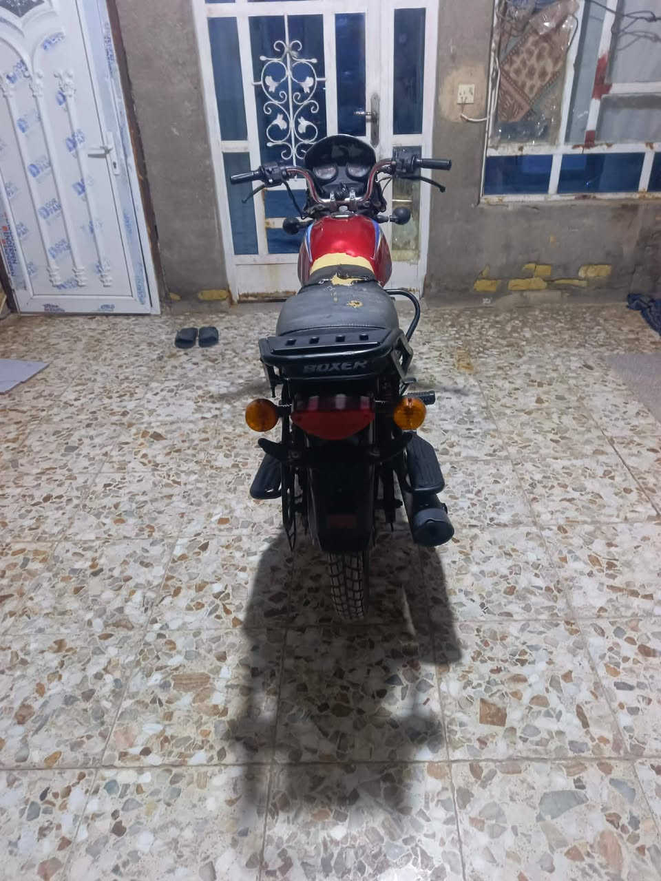 دراجه بوكسر  مديل22   دراجه تجفيت اليوم جفتته دراجه كامله مكمله ماعوزه شي الدراجه شو ف عينك عوزه فقط  تدوشم الكشن فقط  للبيع او مراوس حسب القناعه معه فرق مكاني حله شارع 80 كربله الي يحب يغتنيه هاذه رقمي اتصل وتدلل رجان المو شراي لا يضل بس يعامل *********** اتصل واني بخدمتك
