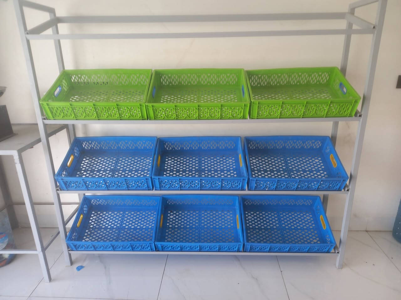 رفوف بقاليه عدد 3
رفوف اربع طوابق عمل 190 سم عرض 40 سم ارتفاع 180 سم
رفوف تصير مخضر وتفيد ماركت بنفس الوقت
وصناديق عدد 24 بلاستك 60×40 استعمال اسبوعين
التفاصيل خاص


**إذا كنت صاحب هذا الإعلان وتريد حذفه لأي سبب، رجاءا أرسل رسالة إلى الدعم الفني**