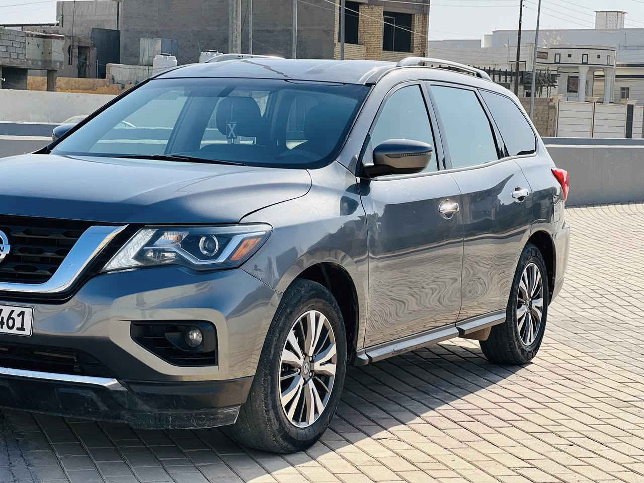 السلام عليكم
نيسان باثفندر 
موديل 2017 
لون فيلي 
المسافه المقطوعه 82 الف 
نوع المحرك v6
المواصفات تحكم مقود بصمة تشغيل مثبت سرعه شاشه كبيره تبريد مركزي ثلاث مقاعد 
فول مواصفات عدا الفتحه  
سياره عائليه وحلوه رزنه وناعمه 
 رقم اربيل الجديد بسمي   تحويل مباشر 
الضرر 3 قطع جاملغات وبنيد بدون دواخل 
وشويه بخشم القماره بارد 
للتواصل على الرقم ***********
