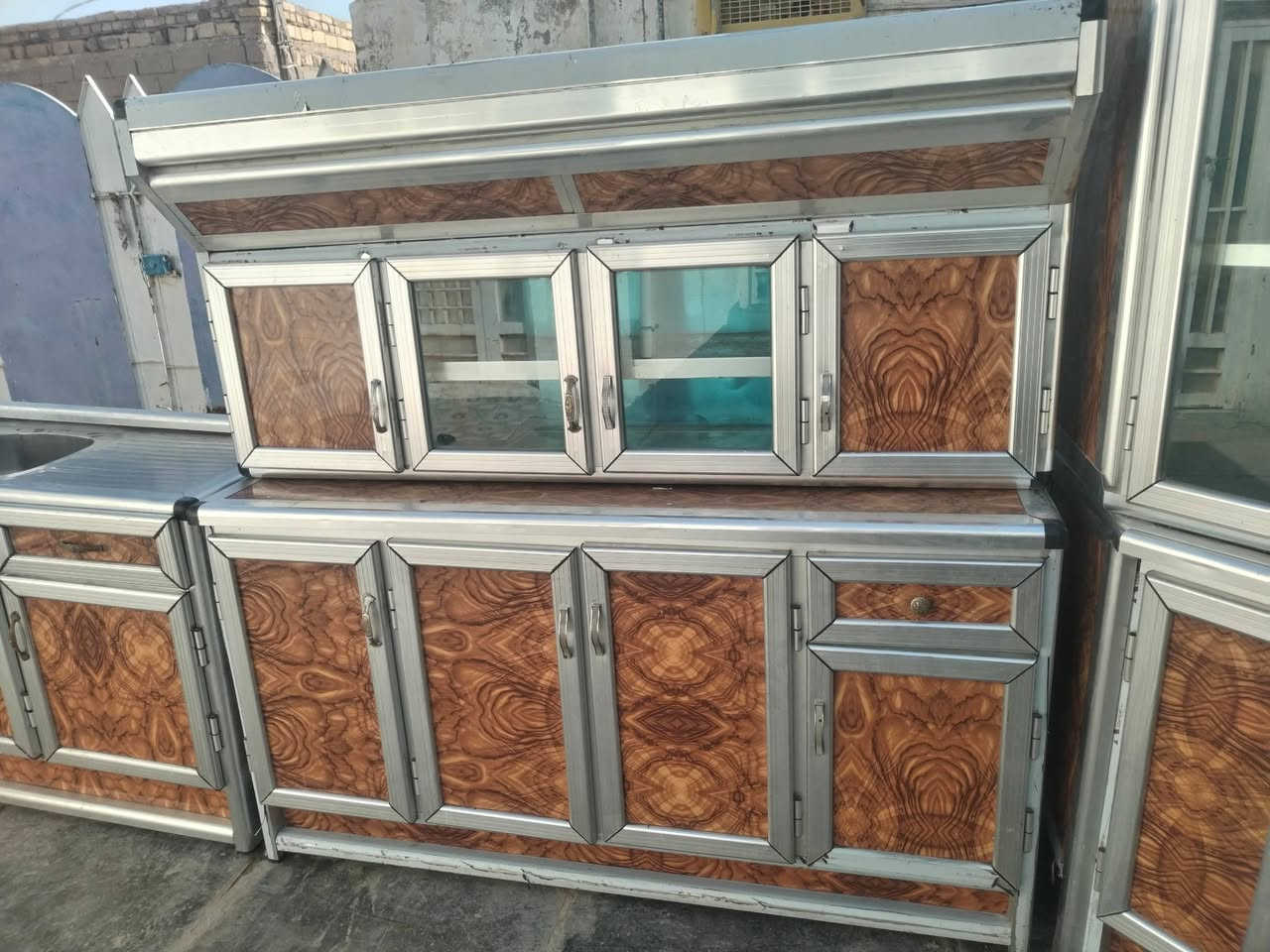 كاونتر اربع متار نضيف كلش اوصلي اوثقيل شرط انضافه اسعر 265 عنوان شطره ***********
