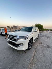 لاندكروزر • بريم فل كامل • ٨٠٠٠٠ كم