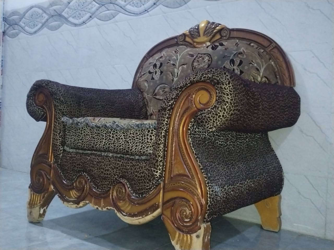 ديوان للبيع 
***********
***********
