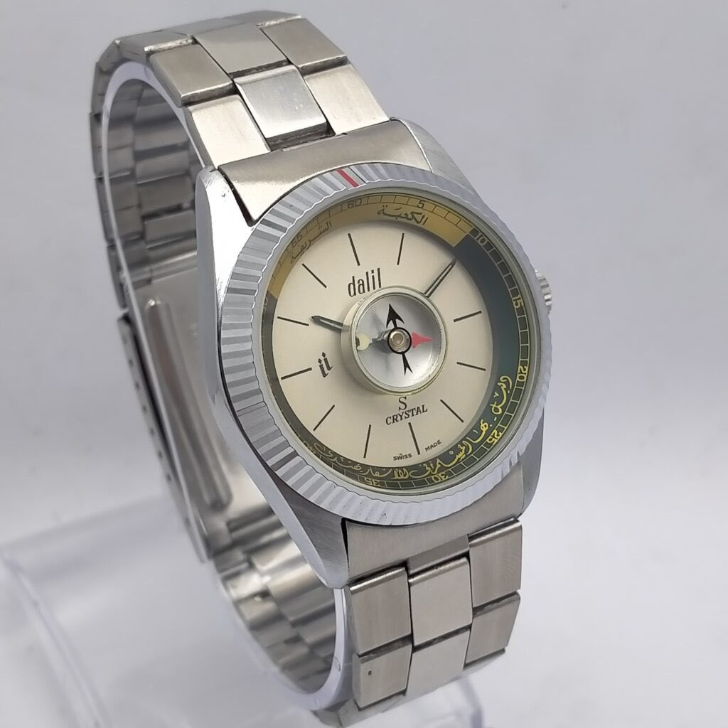 ساعة (Daljl Crystal) دليل كرستال نصب تكويك سويسري أصلي تاريخ الصنع في عام 1970 وتعتبر من النوادر فنتج                توجد في وسط المينا بوصلة كدليل على أتجاه القبله الشريفه قطر الساعة 35 -38 ملم
الهيكل مصنوع من الفولاذ 
المقاوم للصدأ 
السير من الستانلس إستيل 
17 حجر  نسبة النظافة ‎%‎99
وقت مضبوط جدااااااااً جداً
السعر 125 شامل التوصيل 
للمهتم خاص ***********
المكان كركوك يوجد توصيل
