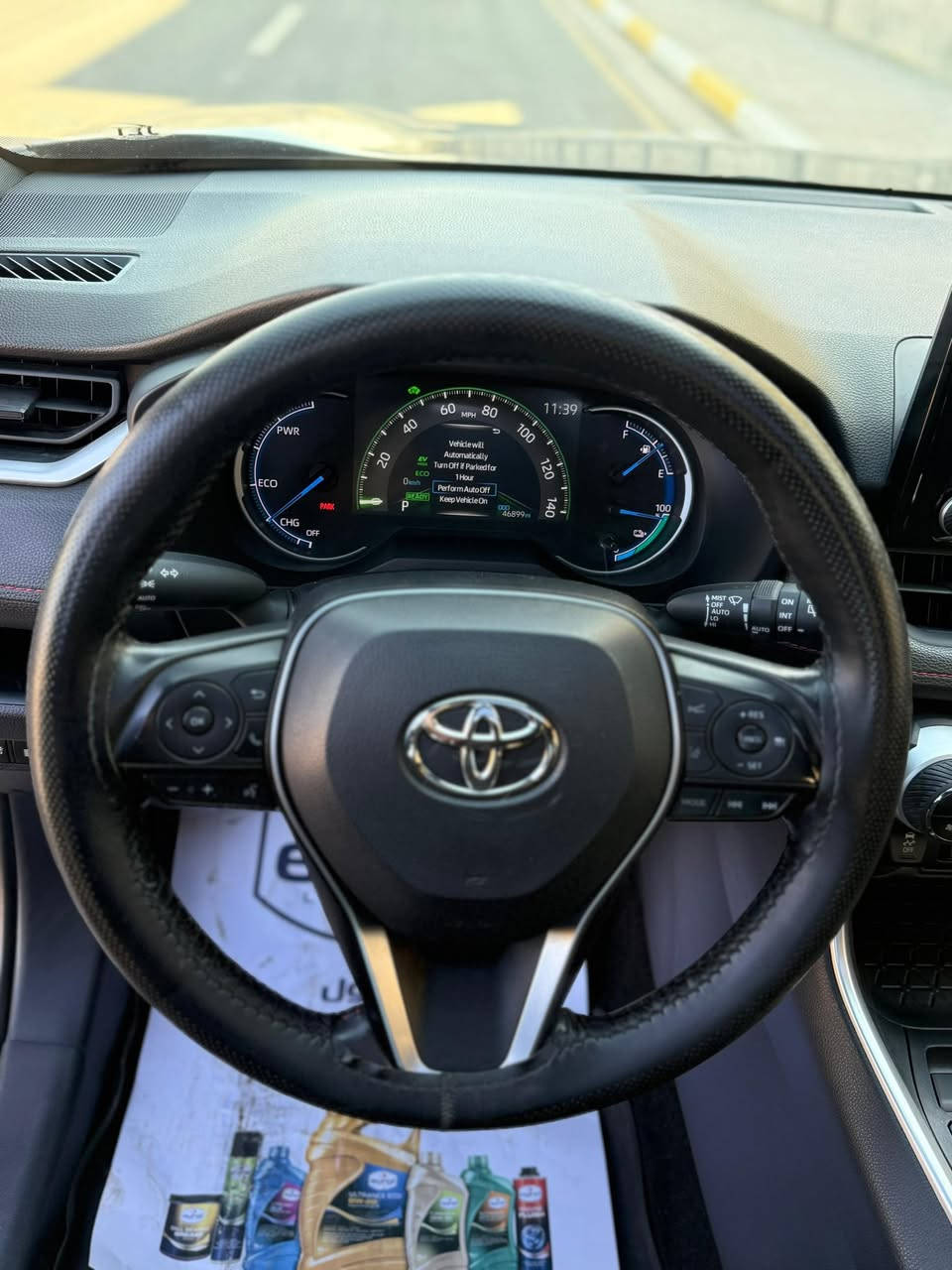 السلام عليكم تيوتا راف فور SE PRIME - PLUG - IN - HYBRID
رقم كربلاء الدولي تحويل مباشر 
الموديل : 2022 
عداد المسافه : 47 الف mill
حجم المحرك : 2500 هايبرد +كهرباء
 الضرر : باب خلفي يمين تبديل نفس اللون بدون دواخل ايرباك برده طاك ومصلح سستم 

المواصفات SE PRIME .. ✔️
فتحة سقف - بصمة تشغيل وابواب 
تشغيل عن بعد - تبريد قطعتين - فور ويل
صندوق كهرباء - كرسي سائق كهرباء 
مقاعد تدفئه اماميه + خلفيه + تدفئه ستيرن
لايت زينون عدسة تحكم كهرباء 
لد نهاري ليلي - هاند بريك كهرباء 
السياره جدا نضيفه سبير مانازل وأرضيات الشركة ربل كامله مع كتلوكات الشركة ✅
((السعر270ورقه ))
مكان السياره كربلاء 
للتواصل ***********
