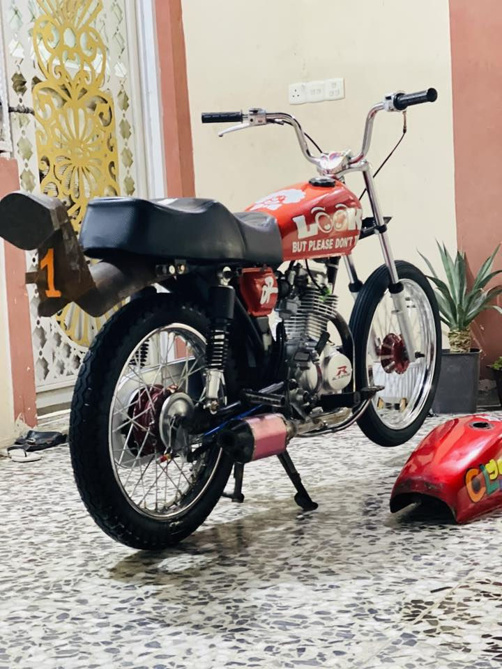 سلام علكيم دارجه للبيع رابيدو كفاله عامه ‭

‭٠٧٨٢ ٢٩٦ ٩٠٩٤‬
مكاني بلدروز 650 وبيه مجال
